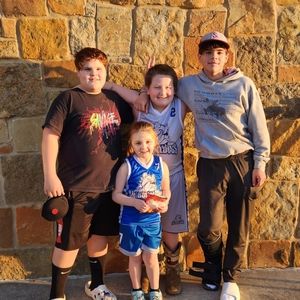 Meet your Posher, Raymond